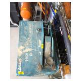 Hydraulic floor jack. 33-57