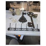 Owl and key decorations with coatrack. 26-8