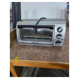 Black and decker toaster oven. 2-15