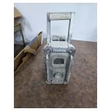 Makita Bluetooth speaker. 40-51