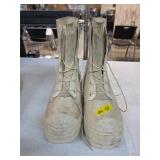 7N bunny boots. 26-10
