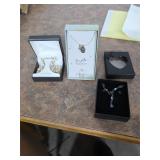 Various jewelry lot, see pictures. 40-124