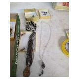 Beautiful jewelry lot, see pictures. 36-10