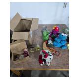 Vintage perfumes and toys lot. 40-108