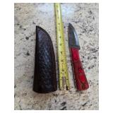Beautiful 8in Damascus knife with sheath. M13
