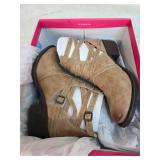 Sydny size 6 shoes new. 5-117