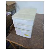 3 drawer plastic shelving unit. 40-87