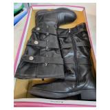 2 Lips too size 6 boots. 5-135