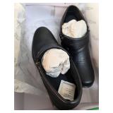 Size 6 Darcy shoes new. 5-112