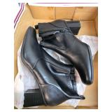 White stag size 6 boots. 5-129