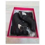Quent size 6 shoes. 5-114
