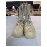 10R bunny boots. 26-11