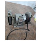Black and Decker 5in bench grinder. 20-3