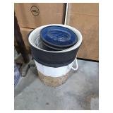 Gardening planters. 13-11
