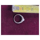 Silver and pearl ring. 55-18