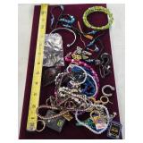 Large lot of mixed jewelry, see pics. 55-27