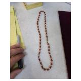 Vintage beaded necklace. 5-59