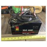 Solar 10/2 amp battery charger 110 V test good