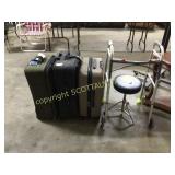 Three pieces of luggage, folding handicap w