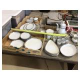 Incomplete set of fine China from Japan, with