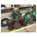 Lot of new decorative items, three wood