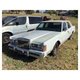 1998 LINCOLN, WHITE, bad vinyl top, poor tires,