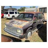 1990 PLYMOUTH VOYAGER VAN, MAROON
