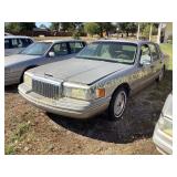 1994 LINCOLN TOWNCAR, TAN, miles unknown,
