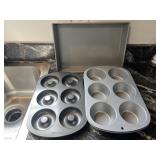 Donut Pan, Muffin Tin, 9x13 Baking Dish
