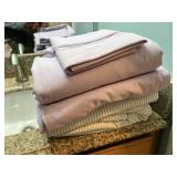 Cotton/Poly Blend Queen Size Sheets Bedsheets