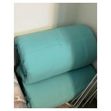 Pair of Queen Size Comforters Bedspreads Teal