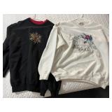 Sz L Ladies Embroidered Christmas Sweatshirts
