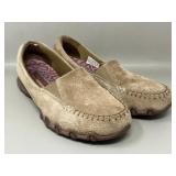 sz7.5 Ladies Skechers Suede Slip on Shoe