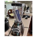 Oster 12 Speed Blender WORKS