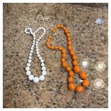 Vintage Mod Graduated Orb Bead Necklaces Necklace