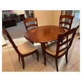 Wood Dining Table with Chairs Great Condition