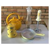 Le Cruset Pan, Goose Masher, Clear Pepper