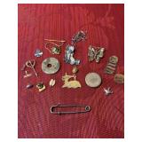 Vintage Pins Badges Brooches Tie Tack et