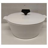 White covered buffet server, 2 1/2 qt