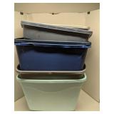 Lot of 6 plastic storage bins/totes
