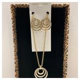 Gold Tone Layered Multi-circle Pendant Necklace &