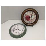 Lot of 2 wall clocks
