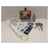 Group of misc decorative items