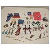 Group of fashion jewelry, mostly ear rings