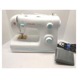Singer Sewing Machine model 2263