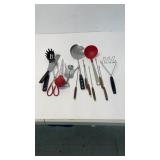 Assorted kitchenware.