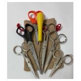 Lot of multi size sewing scissors