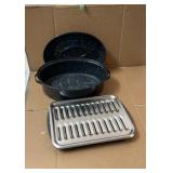 Broiling pan and roaster with lid