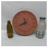Fancy plastic clock and 2 porcelain vases