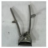 Vtg hand-operated manual hair clippers